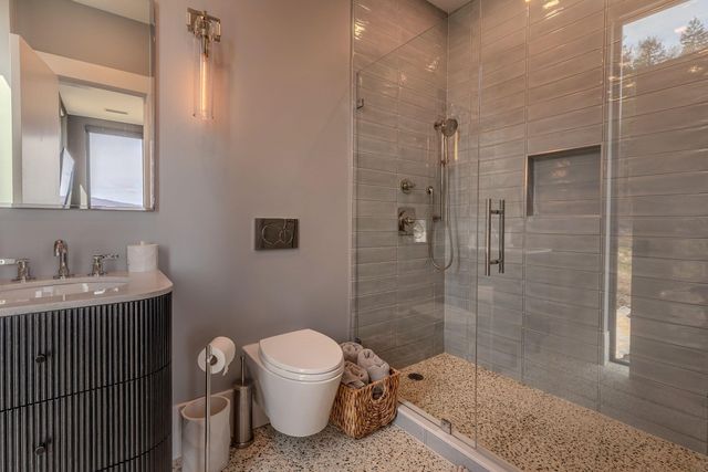 59 Garden Loop Road, Winhall, VT 05340