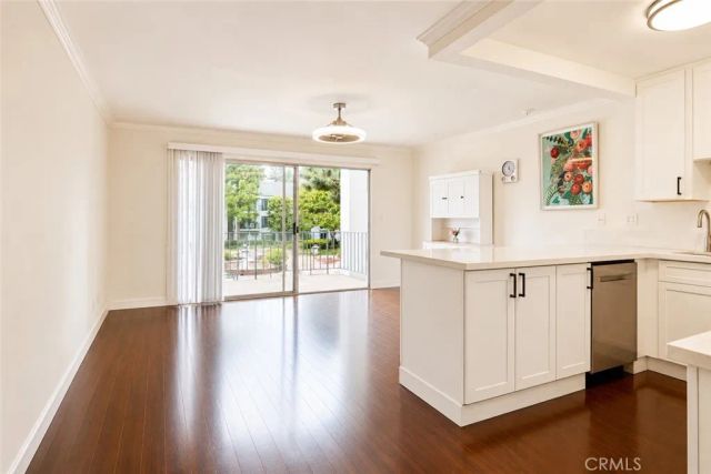 102 Scholz 243, Newport Beach, CA 92663