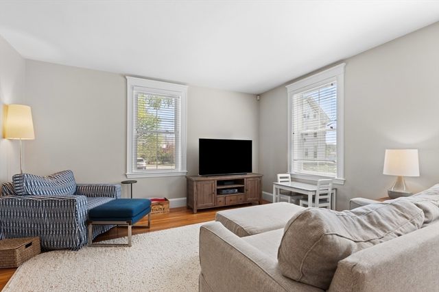 20 Wilbur St, Weymouth, MA 02190