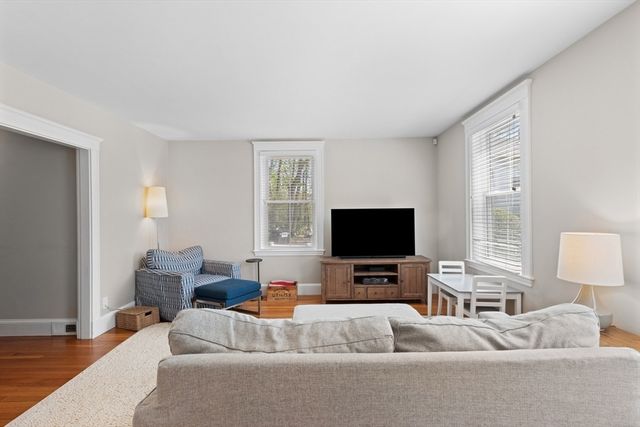 20 Wilbur St, Weymouth, MA 02190