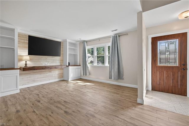 6 Harris Landing RD, Hampton, VA 23669