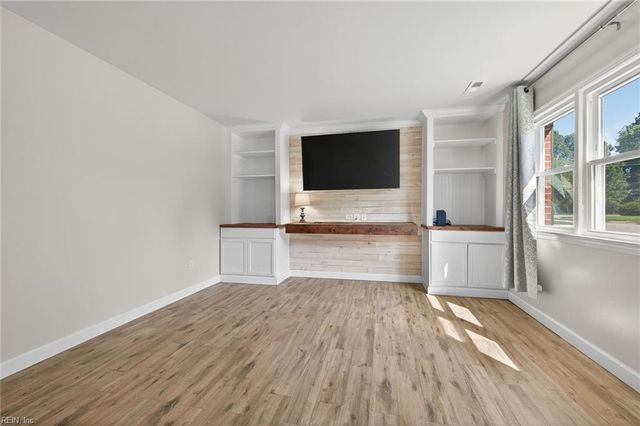 6 Harris Landing RD, Hampton, VA 23669