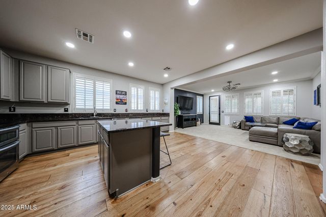 1157 W MESQUITE Street, Gilbert, AZ 85233