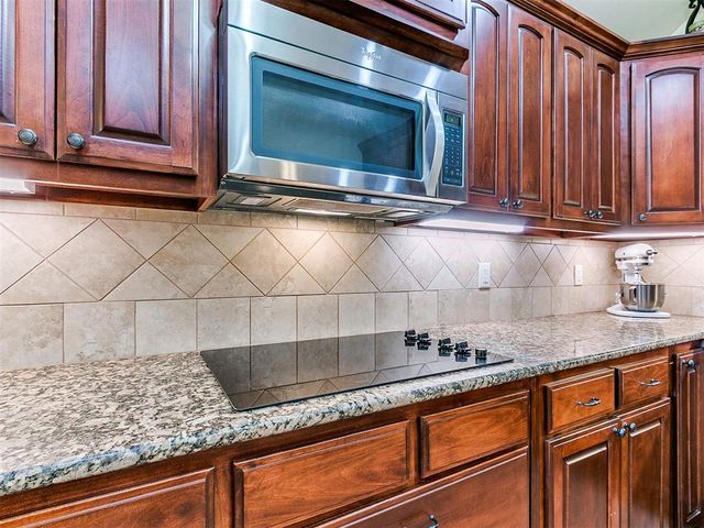 1670 Meadow Creek Circle, Newcastle, OK 73065