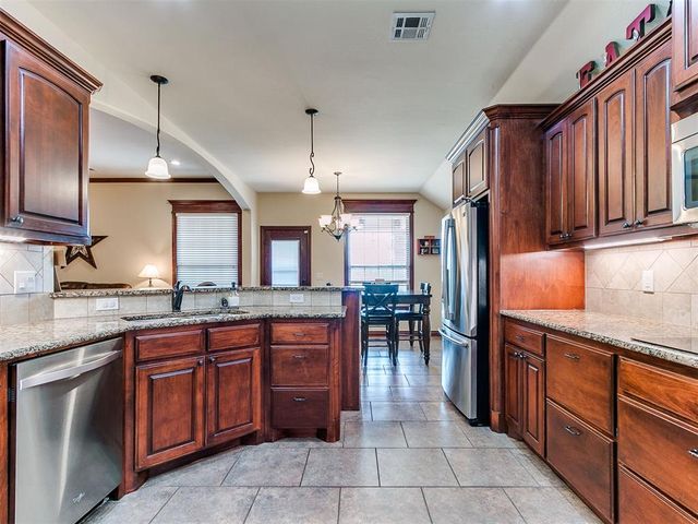 1670 Meadow Creek Circle, Newcastle, OK 73065