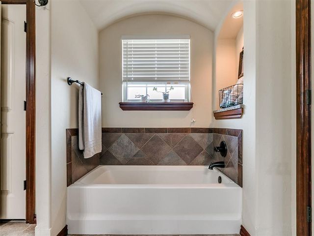 1670 Meadow Creek Circle, Newcastle, OK 73065