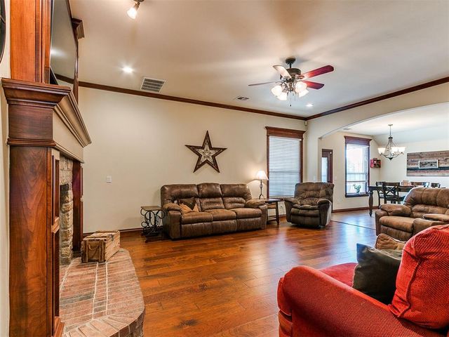 1670 Meadow Creek Circle, Newcastle, OK 73065