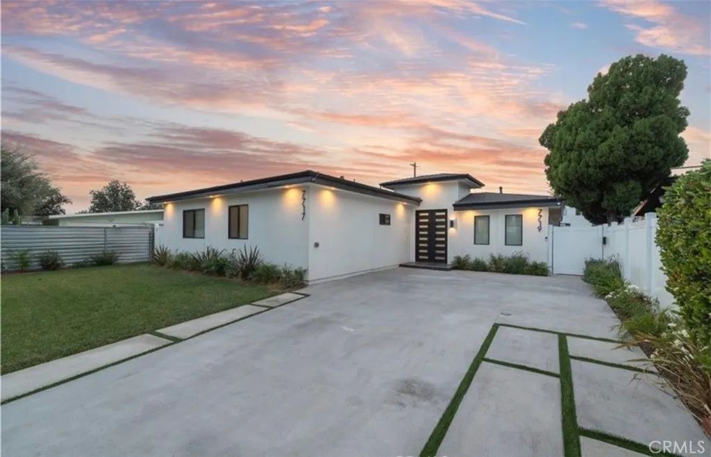 7717 Jamieson Avenue, Reseda, CA 91335