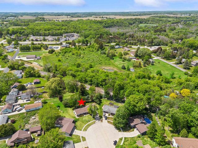 4250 ROCK COURT, Manitowoc, WI 54220