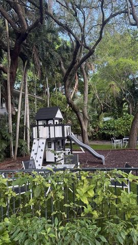 3611 SW 37th Avenue 19, Coconut Grove, FL 33133