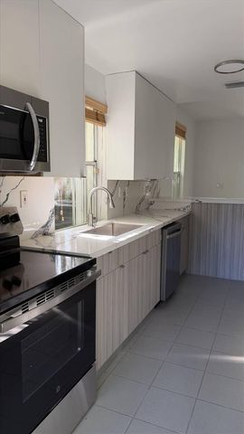 3611 SW 37th Avenue 19, Coconut Grove, FL 33133