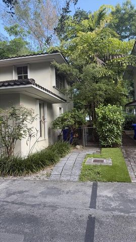 3611 SW 37th Avenue 19, Coconut Grove, FL 33133