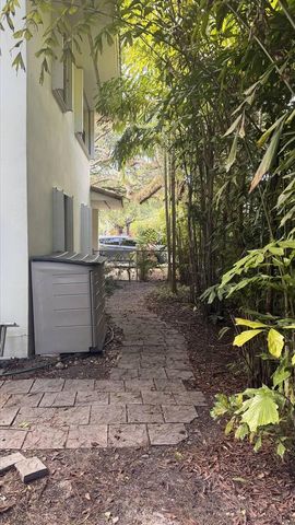 3611 SW 37th Avenue 19, Coconut Grove, FL 33133
