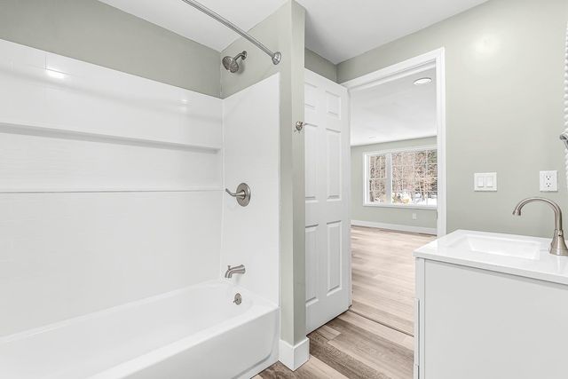 18 Northwood Drive, Merrimack, NH 03054