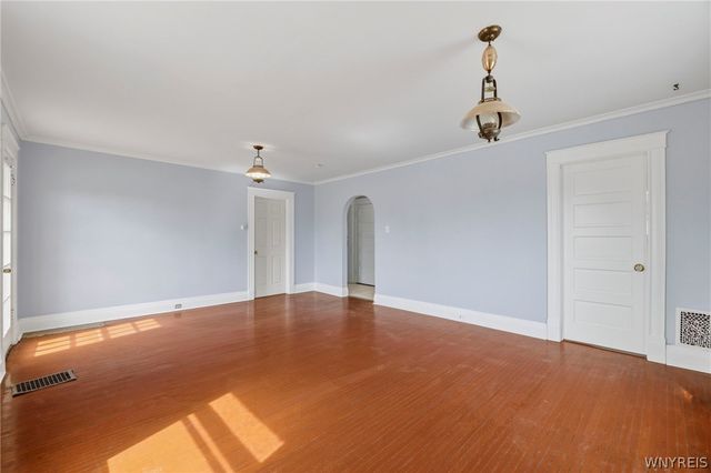 1882 Niagara Avenue, Niagara Falls, NY 14305