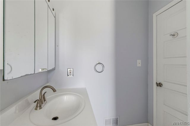 1882 Niagara Avenue, Niagara Falls, NY 14305