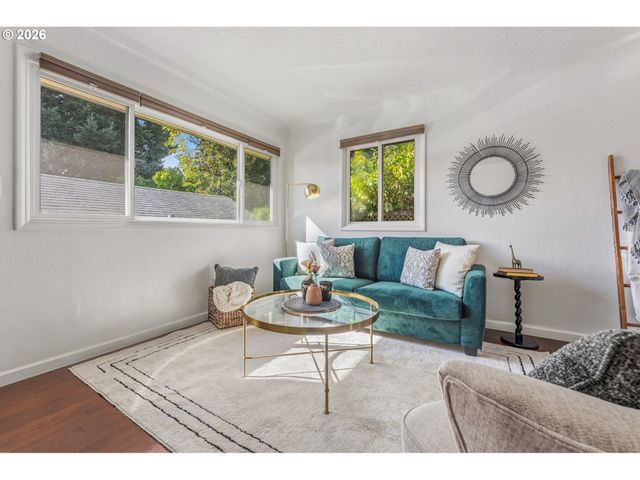 2421 Se 52ND Ave, Portland, OR 97206