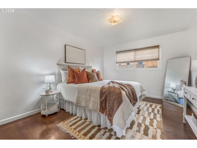 2421 Se 52ND Ave, Portland, OR 97206