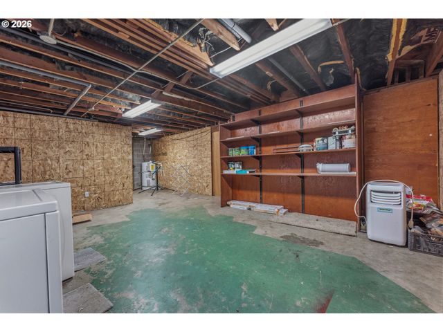 2421 Se 52ND Ave, Portland, OR 97206