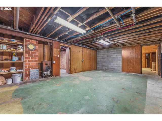 2421 Se 52ND Ave, Portland, OR 97206