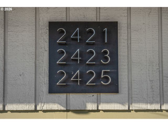 2421 Se 52ND Ave, Portland, OR 97206