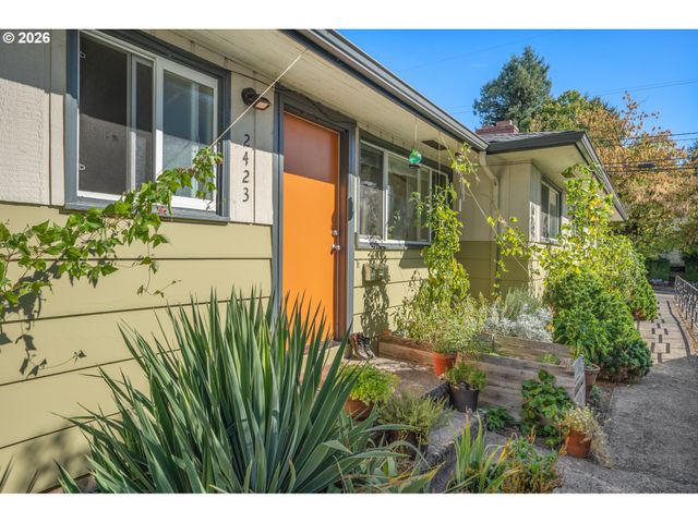2421 Se 52ND Ave, Portland, OR 97206