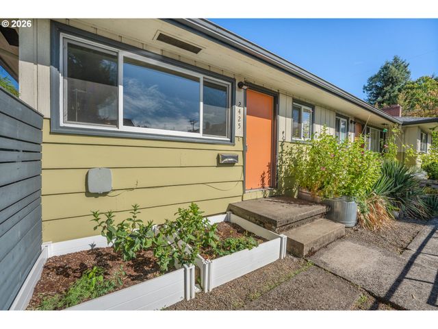2421 Se 52ND Ave, Portland, OR 97206