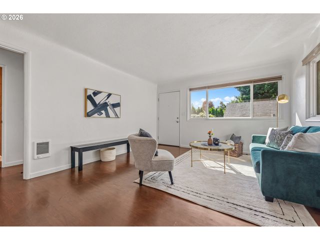 2421 Se 52ND Ave, Portland, OR 97206