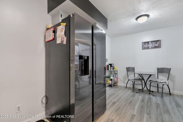 2816 Memory Lane, Lansing, MI 48911