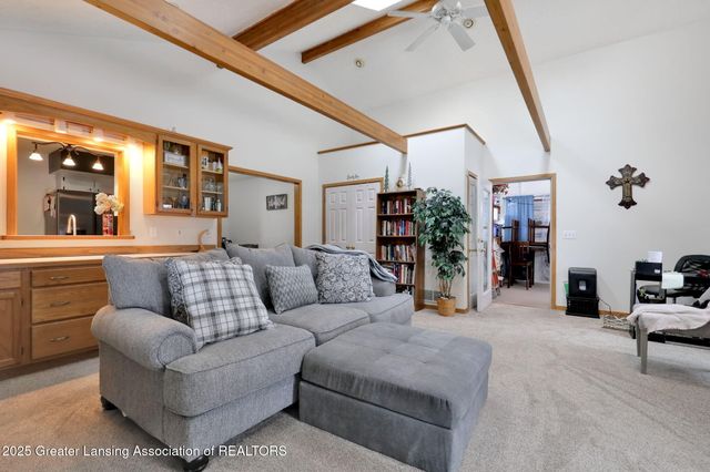 2816 Memory Lane, Lansing, MI 48911