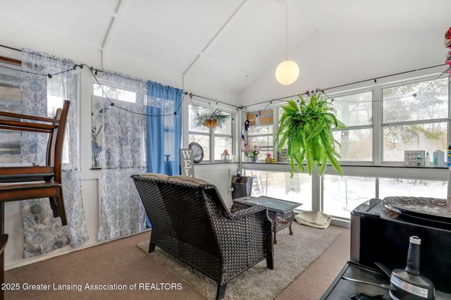 2816 Memory Lane, Lansing, MI 48911