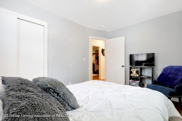 2816 Memory Lane, Lansing, MI 48911