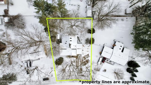 2816 Memory Lane, Lansing, MI 48911