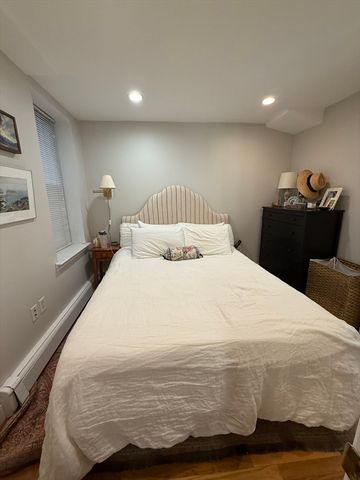 29 Myrtle Street B, Boston, MA 02114