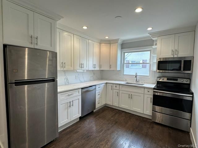 68 Inwood Road 2, Port Washington, NY 11050