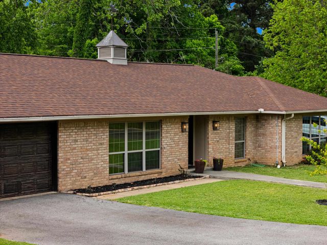 2807 Clendenen, Longview, TX 75605