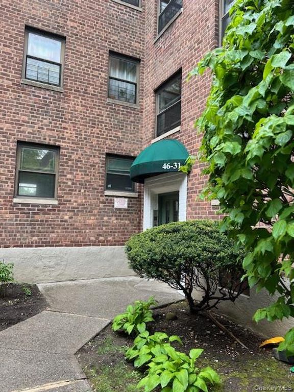 46-31 215th Place 2C, Bayside, NY 11361