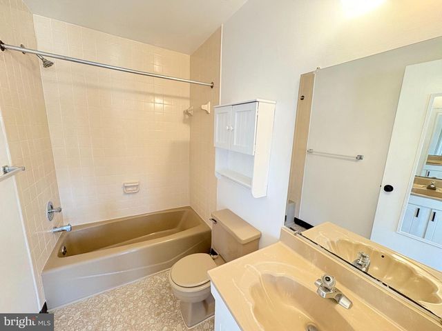 7--A CEDAR HOLW, Linwood, NJ 08221