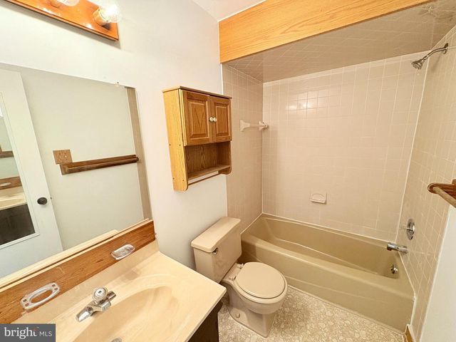7--A CEDAR HOLW, Linwood, NJ 08221