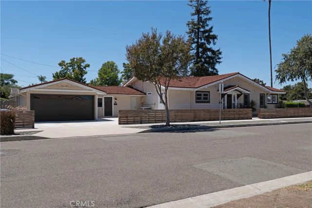 1104 W Palm Avenue, Orange, CA 92868