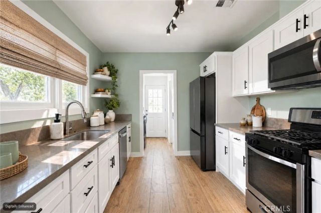 1104 W Palm Avenue, Orange, CA 92868