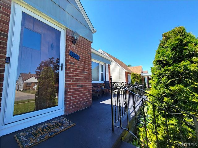 204 Renwood Avenue, Tonawanda, NY 14217