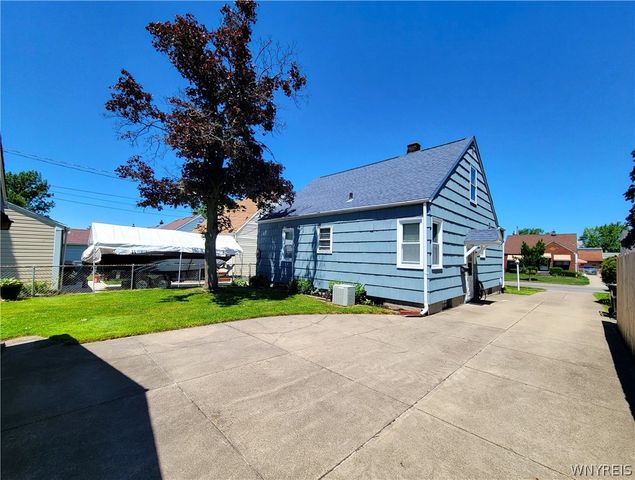204 Renwood Avenue, Tonawanda, NY 14217