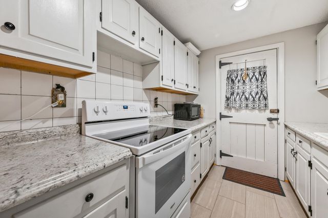 453 Old Mill Road, Conway, NH 03813