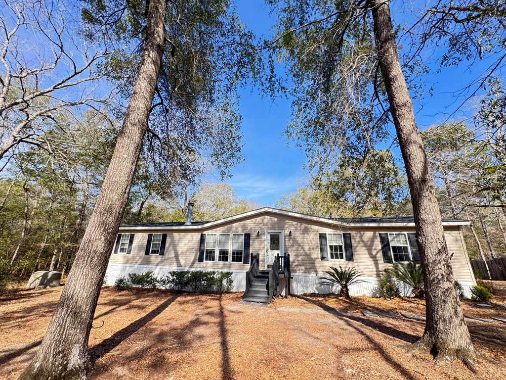 977 Macon Lane, Walterboro, SC 29488