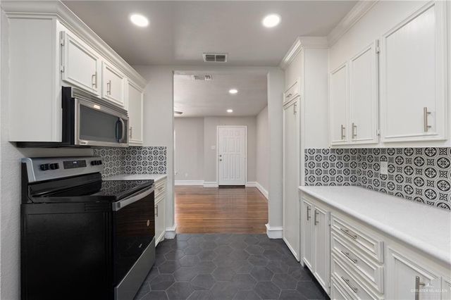 1305 Quince Avenue, Mcallen, TX 78501