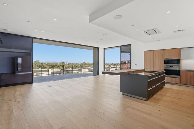 4849 N Camelback Rdg Drive B302, Scottsdale, AZ 85251