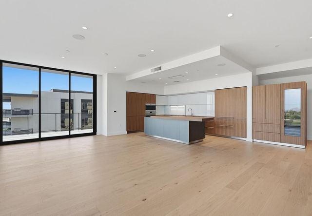 4849 N Camelback Rdg Drive B302, Scottsdale, AZ 85251