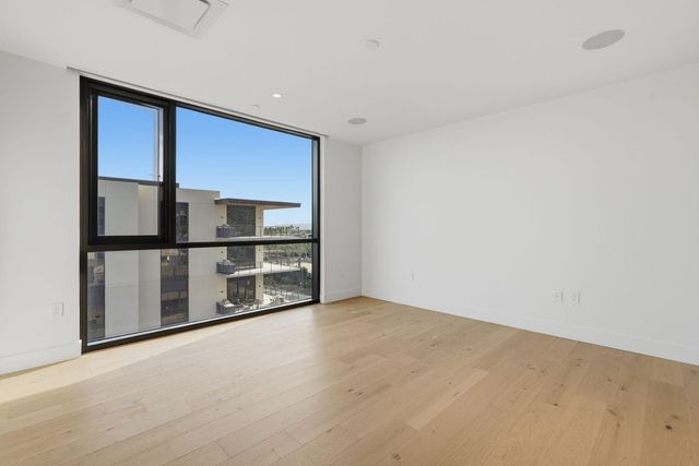 4849 N Camelback Rdg Drive B302, Scottsdale, AZ 85251