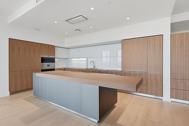 4849 N Camelback Rdg Drive B302, Scottsdale, AZ 85251